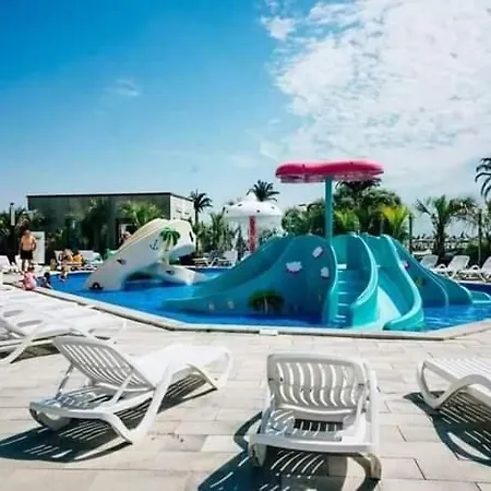 Alezzi Glamour In Pool & Mamaia Nord Navodari